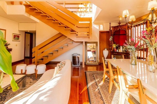 Imagem Imóvel com 4 Quartos à Venda, 335 m² em Rio Branco - Porto Alegre