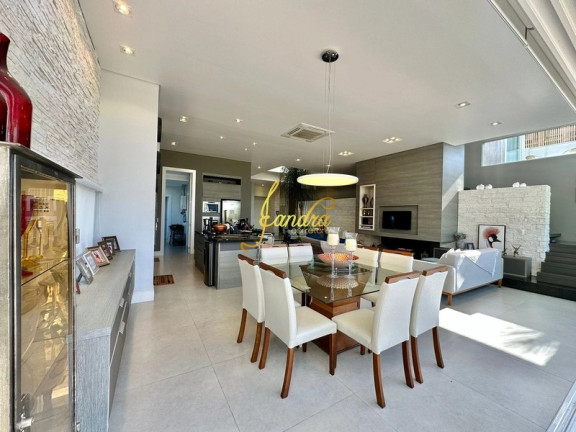 Imagem Casa de Condomínio com 5 Quartos à Venda, 327 m² em Centro - Xangri-la