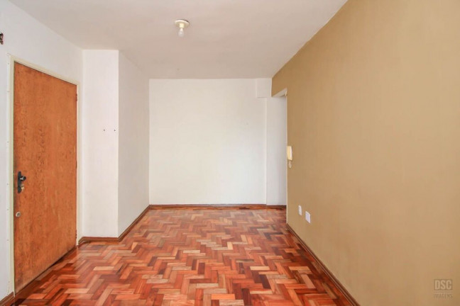 Imagem Imóvel com 1 Quarto à Venda, 38 m² em Cristal - Porto Alegre Imagem Imóvel com 1 Quarto à Venda, 38 m² em Cristal - Porto Alegre