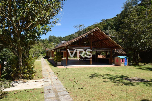 Terreno à Venda, 1.863 m² em Parque Do Imbui - Teresópolis