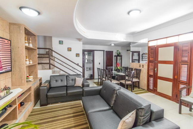 Imagem Casa com 4 Quartos à Venda, 154 m² em Sapiranga - Fortaleza Imagem Casa com 4 Quartos à Venda, 154 m² em Sapiranga - Fortaleza