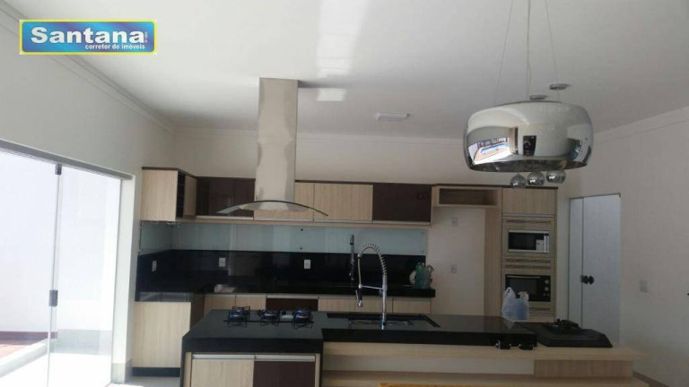 Imagem Casa com 3 Quartos à Venda, 700 m² em Bandeirantes - Caldas Novas Imagem Casa com 3 Quartos à Venda, 700 m² em Bandeirantes - Caldas Novas