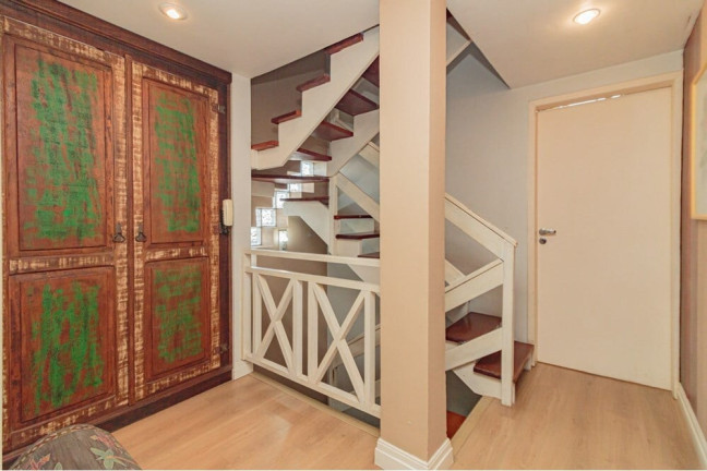 Casa com 4 Quartos à Venda, 410 m² em Chácara Das Pedras - Porto Alegre