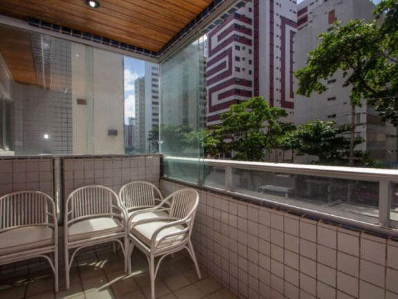 Imagem Apartamento com 4 Quartos à Venda, 234 m²