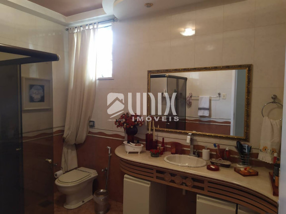 Imagem Casa com 3 Quartos à Venda, 588 m² em Centro - Campos Dos Goytacazes