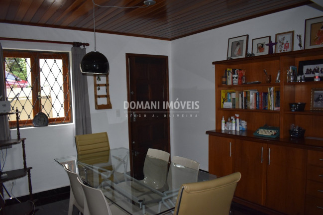 Imagem Imóvel com 3 Quartos à Venda, 124 m² em Região De Capivari - Campos Do Jordão Imagem Imóvel com 3 Quartos à Venda, 124 m² em Região De Capivari - Campos Do Jordão