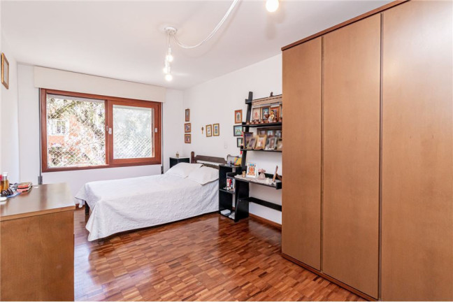 Imagem Imóvel com 3 Quartos à Venda, em Rio Branco - Porto Alegre Imagem Imóvel com 3 Quartos à Venda, em Rio Branco - Porto Alegre