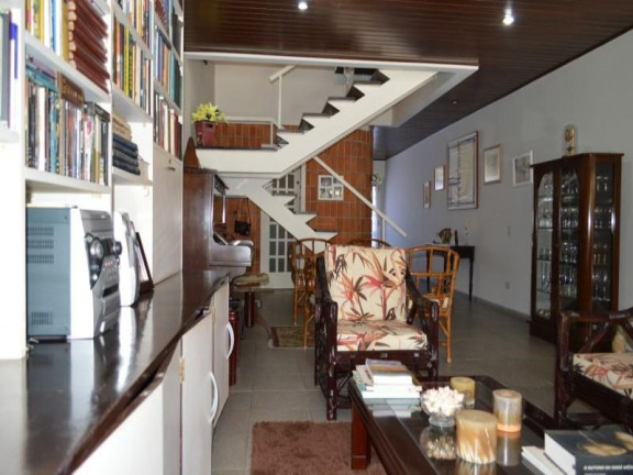 Imagem Casa com 4 Quartos à Venda, 303 m² em Balneário Praia Do Pernambuco - Guarujá Imagem Casa com 4 Quartos à Venda, 303 m² em Balneário Praia Do Pernambuco - Guarujá