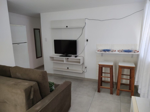 Imagem Imóvel com 1 Quarto para Alugar ou Temporada, 40 m² em Praça Seca - Rio De Janeiro