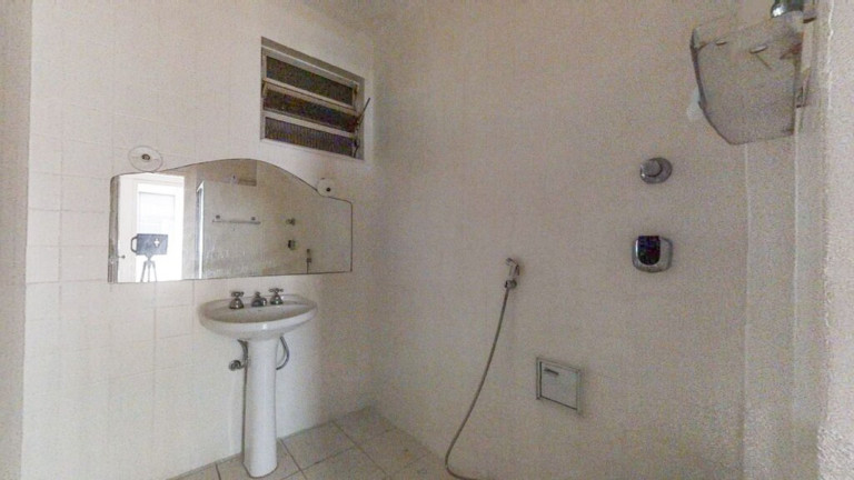 Imagem Imóvel com 3 Quartos à Venda, 110 m² em Copacabana - Rio De Janeiro Imagem Imóvel com 3 Quartos à Venda, 110 m² em Copacabana - Rio De Janeiro