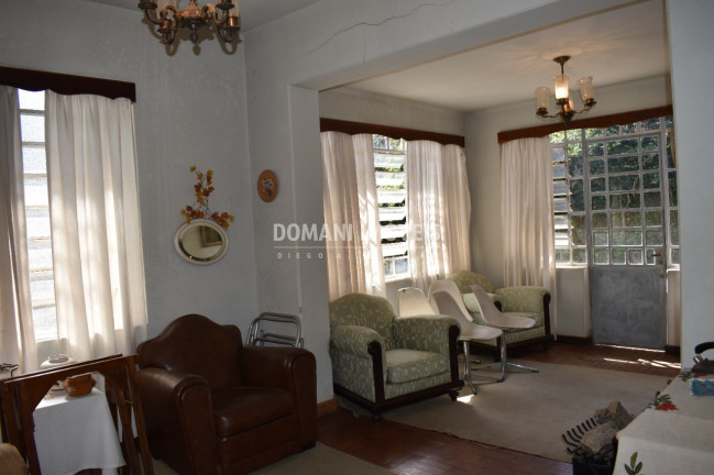Imagem Casa com 3 Quartos à Venda, 235 m² em Região De Capivari - Campos Do Jordão