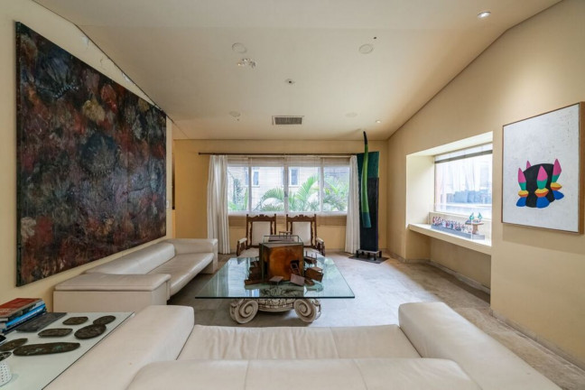 Imagem Imóvel com 3 Quartos à Venda, 556 m² em Rio Branco - Porto Alegre Imagem Imóvel com 3 Quartos à Venda, 556 m² em Rio Branco - Porto Alegre