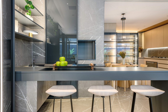 Imagem Imóvel com 3 Quartos à Venda, 230 m² em Petrópolis - Porto Alegre Imagem Imóvel com 3 Quartos à Venda, 230 m² em Petrópolis - Porto Alegre