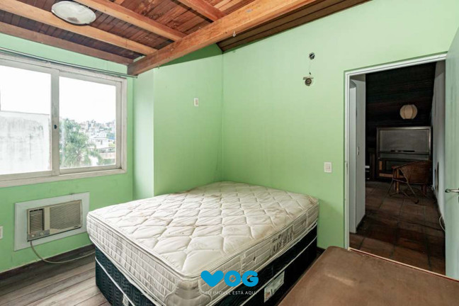 Imagem Imóvel com 3 Quartos à Venda, 134 m² em Santana - Porto Alegre Imagem Imóvel com 3 Quartos à Venda, 134 m² em Santana - Porto Alegre