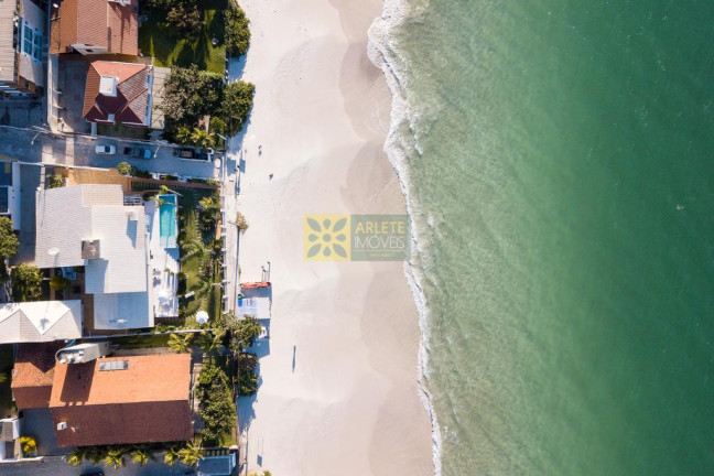 Imagem Casa com 6 Quartos para Alugar ou Temporada, 805 m² em Centro - Bombinhas Imagem Casa com 6 Quartos para Alugar ou Temporada, 805 m² em Centro - Bombinhas