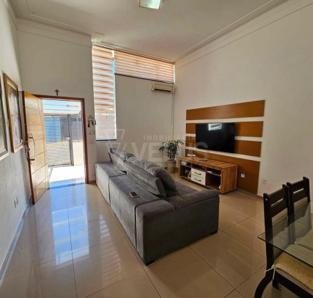 Casa com 2 Quartos à Venda, 141 m² em Vila Nastri Ii - Itapetininga