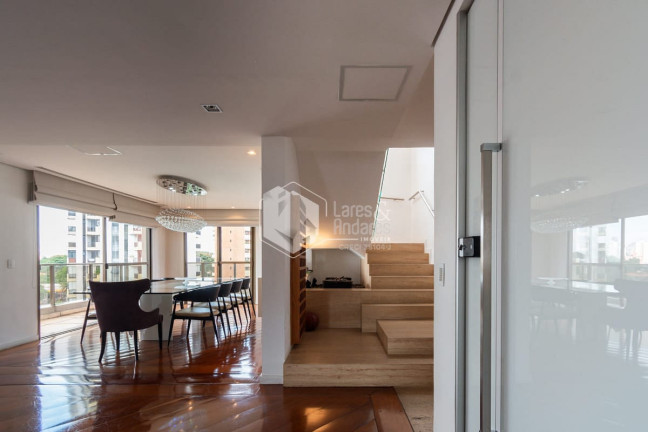Imagem Imóvel com 3 Quartos à Venda, 389 m² em Moema - São Paulo Imagem Imóvel com 3 Quartos à Venda, 389 m² em Moema - São Paulo