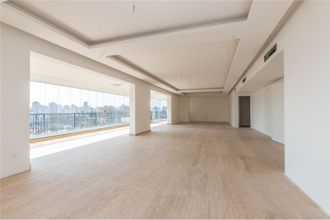 Imóvel com 3 Quartos à Venda,  em Moema - São Paulo