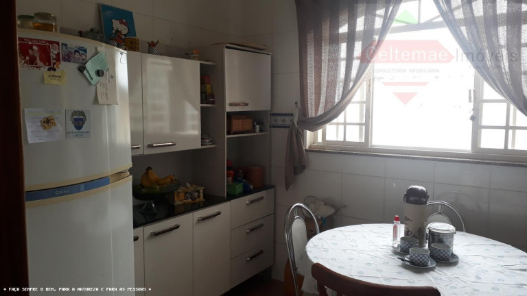 Imagem Casa com 2 Quartos à Venda, 199 m² em Centro - Taubaté