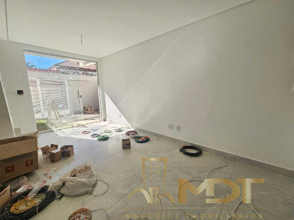 Imagem Casa com 2 Quartos à Venda, 130 m² em Planalto - Belo Horizonte