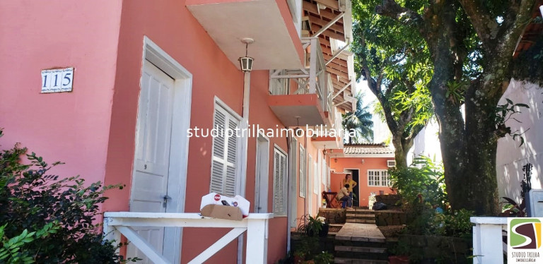 Casa com 7 Quartos à Venda,  em Curral - Ilhabela