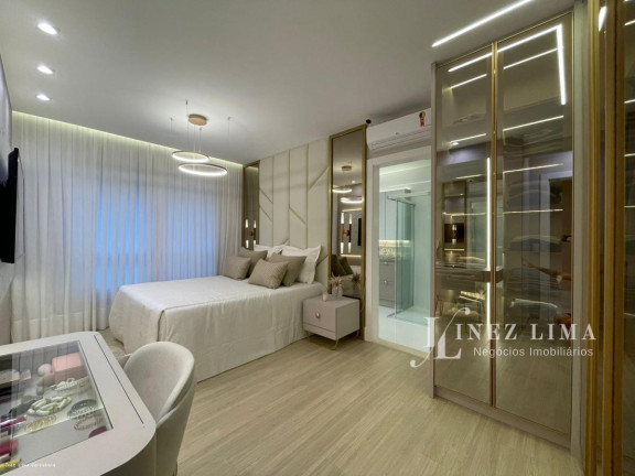 Imagem Apartamento com 4 Quartos à Venda, 181 m² em Meia Praia