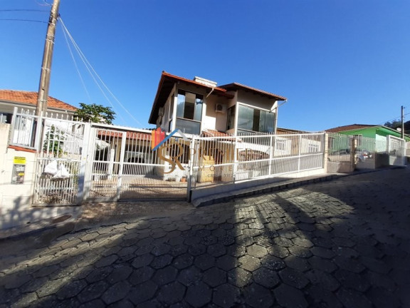 Imagem Casa com 3 Quartos à Venda, 256 m² em Trindade - Florianópolis