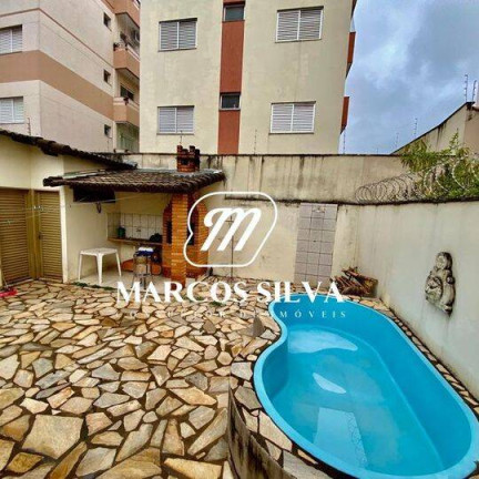 Imagem Casa com 3 Quartos à Venda, 300 m² em Campinas