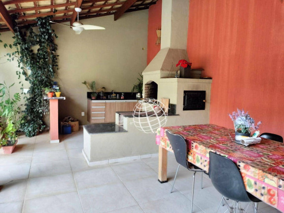 Imagem Casa com 4 Quartos à Venda, 330 m² em Vila Petrópolis - Atibaia