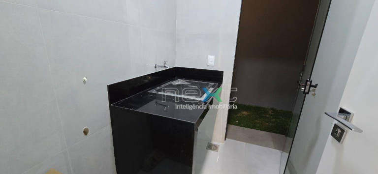Imagem Casa com 4 Quartos à Venda, 220 m² em Vila Carlota - Campo Grande