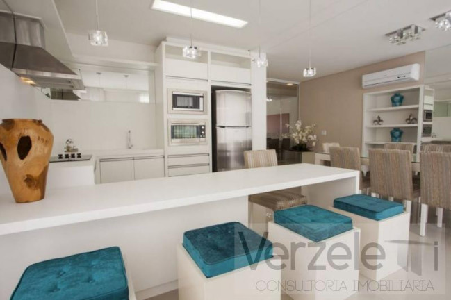 Imagem Apartamento com 3 Quartos à Venda, 134 m² em Centro - Balneário Camboriú Imagem Apartamento com 3 Quartos à Venda, 134 m² em Centro - Balneário Camboriú