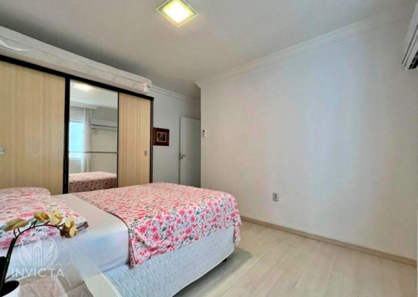 Imagem Apartamento com 3 Quartos à Venda, 205 m² em Centro - Balneário Camboriú Imagem Apartamento com 3 Quartos à Venda, 205 m² em Centro - Balneário Camboriú
