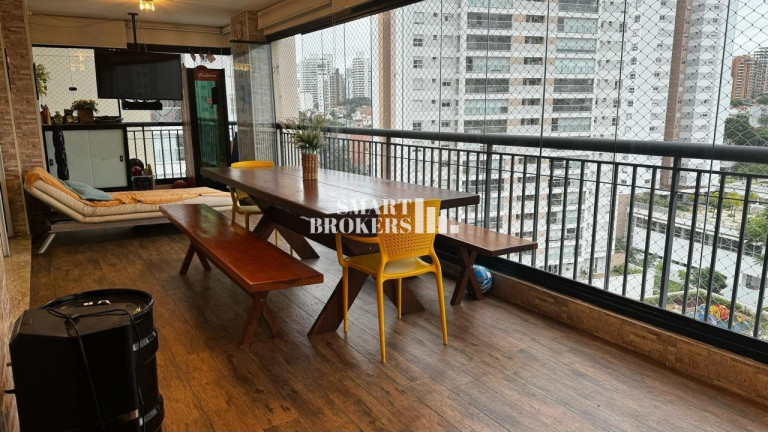 Apartamento com 3 Quartos à Venda, 192 m² em Aclimação - São Paulo
