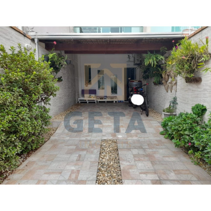 Sobrado com 2 Quartos à Venda, 60 m² em Centro - Camboriú