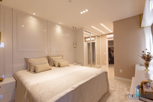 Imagem Apartamento com 4 Quartos à Venda, 182 m² em Centro - Balneário Camboriú Imagem Apartamento com 4 Quartos à Venda, 182 m² em Centro - Balneário Camboriú