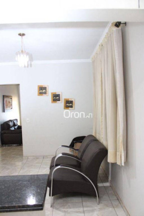Imagem Casa com 4 Quartos à Venda, 270 m² em Jardim Clarissa - Goiânia Imagem Casa com 4 Quartos à Venda, 270 m² em Jardim Clarissa - Goiânia