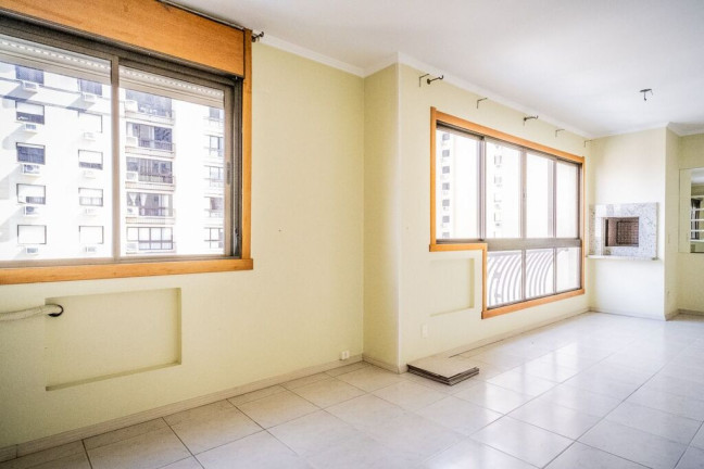 Imagem Apartamento com 2 Quartos à Venda, 87 m² em Passo Da Areia - Porto Alegre