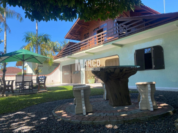 Casa com 5 Quartos à Venda, 754 m² em Costeira - Balneário Barra Do Sul