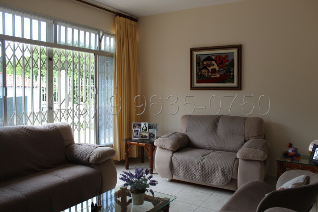Imagem Casa com 3 Quartos à Venda, 360 m² em Trindade - Florianópolis Imagem Casa com 3 Quartos à Venda, 360 m² em Trindade - Florianópolis