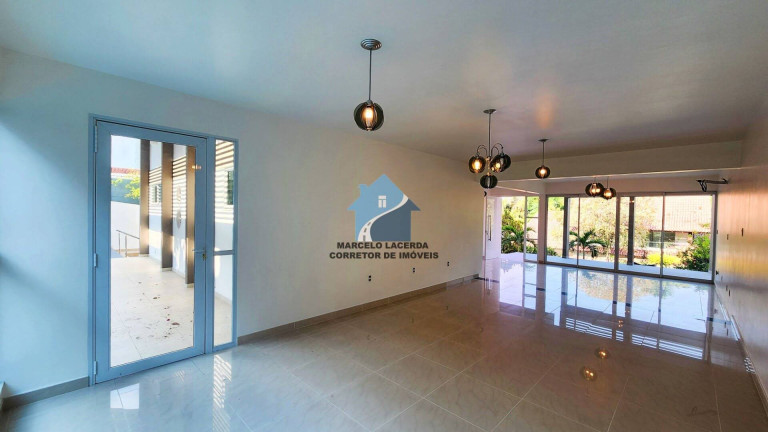 Imagem Casa com 4 Quartos à Venda, 440 m² em Manaus Imagem Casa com 4 Quartos à Venda, 440 m² em Manaus