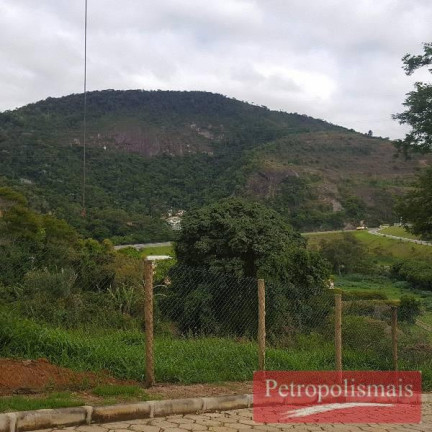 Imagem Casa de Condomínio com 2 Quartos à Venda, 103 m² em Bonsucesso - Petrópolis
