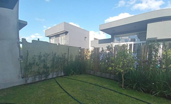 Imagem Casa de Condomínio com 4 Quartos à Venda, 250 m² em Parque Antártica - Capão Da Canoa Imagem Casa de Condomínio com 4 Quartos à Venda, 250 m² em Parque Antártica - Capão Da Canoa