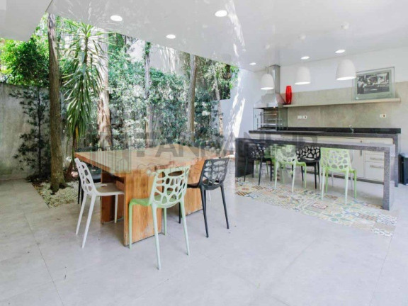 Imagem Casa com 3 Quartos à Venda, 334 m² em Jardim Europa - São Paulo Imagem Casa com 3 Quartos à Venda, 334 m² em Jardim Europa - São Paulo