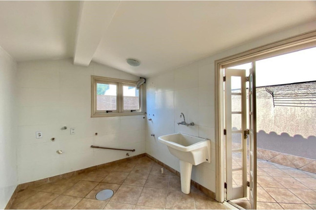 Imagem Casa com 4 Quartos à Venda, 284 m² em Higienópolis - Porto Alegre Imagem Casa com 4 Quartos à Venda, 284 m² em Higienópolis - Porto Alegre