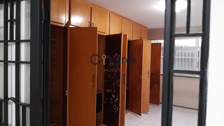 Imagem Casa com 3 Quartos à Venda, 225 m² em Cidade Dos Funcionários - Fortaleza Imagem Casa com 3 Quartos à Venda, 225 m² em Cidade Dos Funcionários - Fortaleza