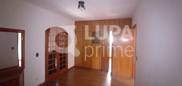 Imagem Casa com 4 Quartos à Venda, 220 m² em Jardim Guanca - São Paulo Imagem Casa com 4 Quartos à Venda, 220 m² em Jardim Guanca - São Paulo