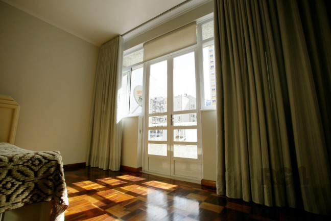 Imagem Apartamento com 3 Quartos à Venda, 128 m² em Centro Histórico - Porto Alegre