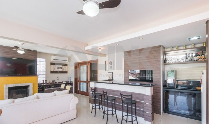 Imagem Sobrado com 3 Quartos à Venda, 316 m² em Jardim Lindóia - Porto Alegre
