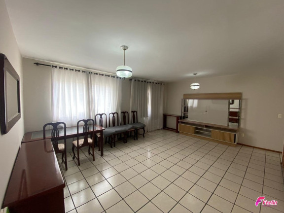 Imagem Apartamento com 4 Quartos à Venda, 122 m² em Centro - Florianópolis Imagem Apartamento com 4 Quartos à Venda, 122 m² em Centro - Florianópolis
