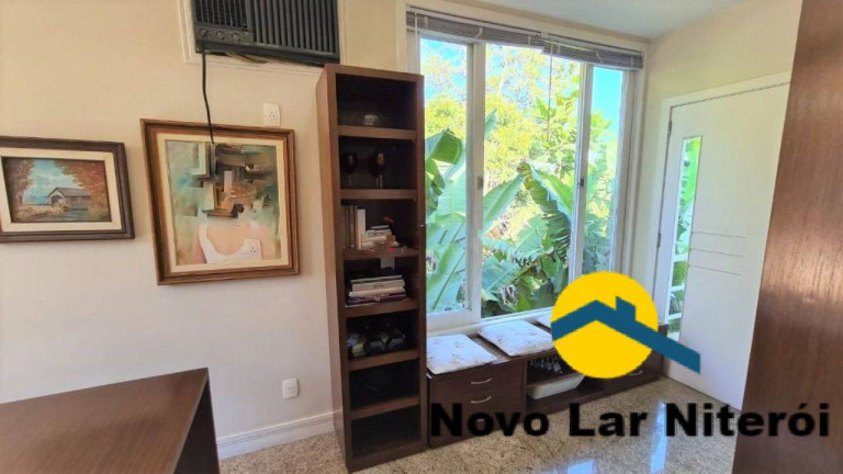 Imagem Casa com 3 Quartos à Venda, 298 m² em Sapê - Niterói